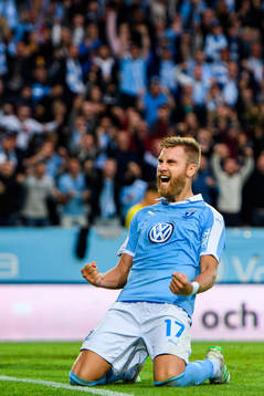 Rasmus Bengtsson of Malmö FF celebrates
