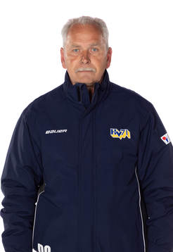 s materialförvaltare Dennis Oldén
