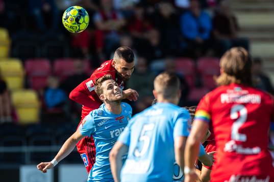 Östersunds Dino Islamovic och AFC Eskilstunas Jesper