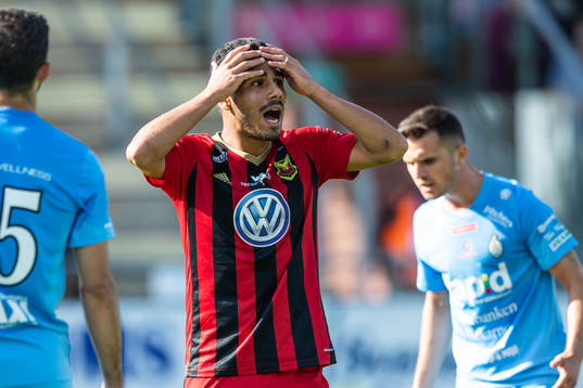 Östersunds Hosam Aiesh reagerar