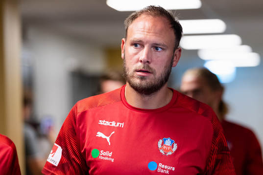 Helsingborgs Andreas Granqvist före fotbollsmatchen i