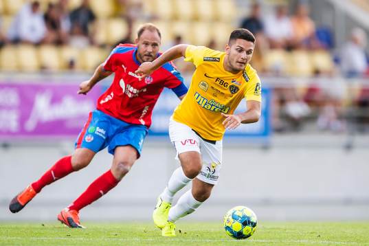 Helsingborgs Andreas Granqvist och Falkenbergs Edi Sylisufaj