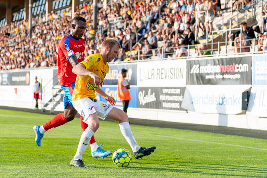 Helsingborgs Alhaji Gero och Falkenbergs Per Karlsson
