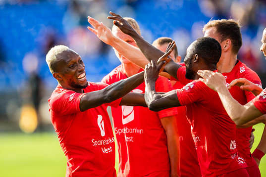 Karamoko Daouda Bamba of Brann celebrates