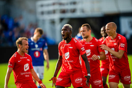 Karamoko Daouda Bamba of Brann celebrates