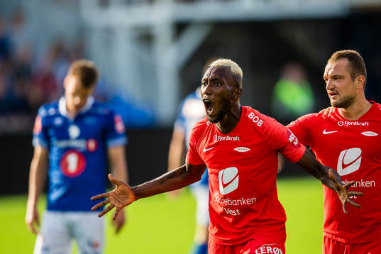 Karamoko Daouda Bamba of Brann celebrates