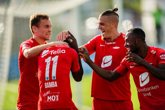 Karamoko Daouda Bamba of Brann celebrates