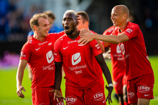 Karamoko Daouda Bamba of Brann celebrates