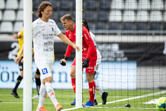Sirius målvakt Lukas Jonsson deppar