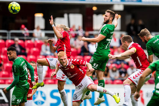 Hammarbys Mats Solheim nickar in 0-1