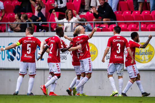 Kalmars Henrik Löfkvist jublar