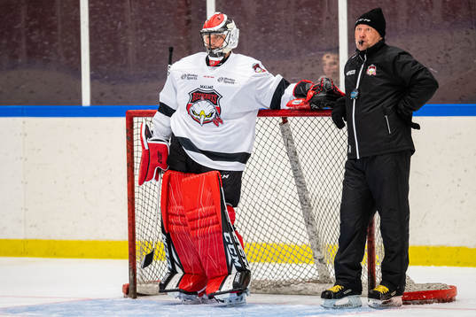 Målvakt Oscar Alsenfelt och tränare Peter Andersson