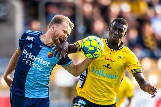 Djurgårdens Jacob Une Larsson och Elfsborgs Marokhy Ndione