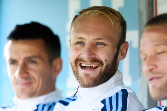 Djurgårdens Curtis Edwards på bänken