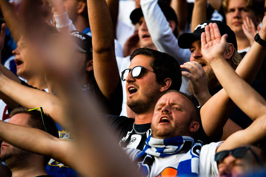 IFK Göteborgs supportrar jublar