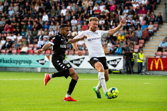 IFK Göteborgs Sargon Abraham och Örebros Michael Almebäck