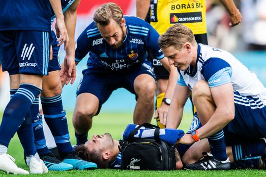 Djurgårdens Astrit Ajdarevic får vård