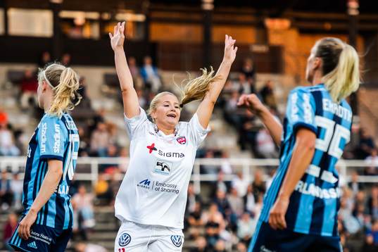 Rosengårds Lisa-Marie Utland jublar