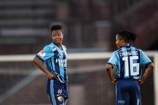 Djurgårdens Portia Boakye och Ogonna Chukwudi deppar