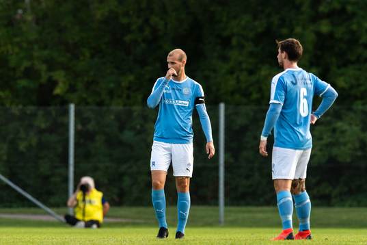 Råås Filip Möller och Mitch Ewertzh deppar