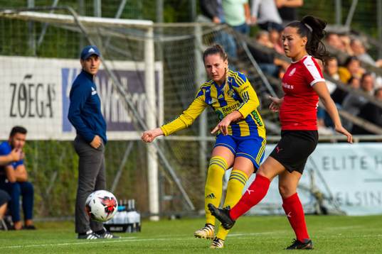 Eskilsminnes Kajsa Conradsen och Hittarps Isabel Maria