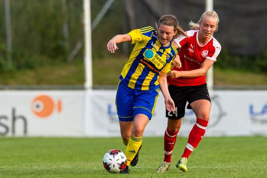 Eskilsminnes Kajsa Arthursson och Hittarps Emilia Jönsson