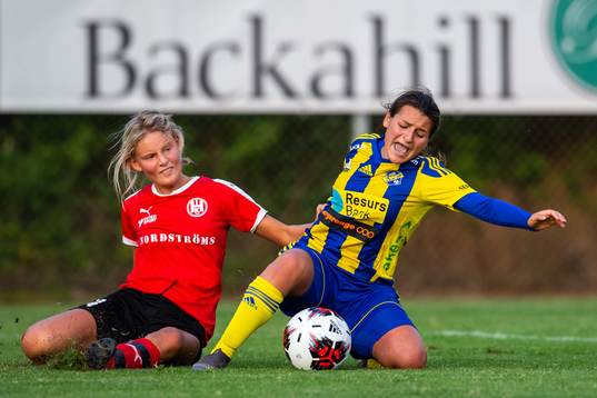 Hittarps Julia Frigell Jansson och Eskilsminnes Emma
