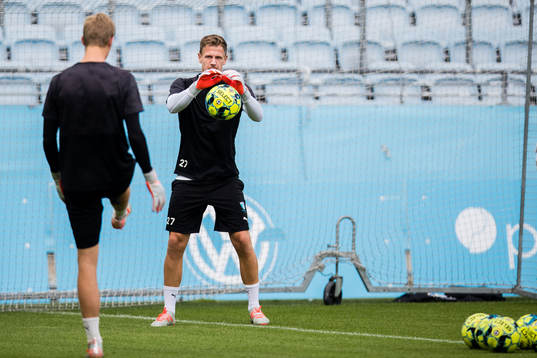 Goalkeeper Johan Dahlin of Malmö FF