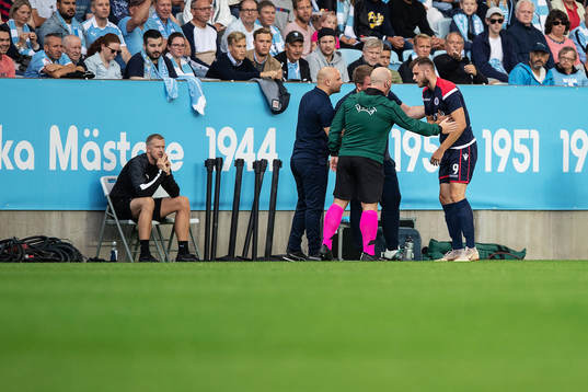 Irfan Hadzic of Zrinjski gets treatment