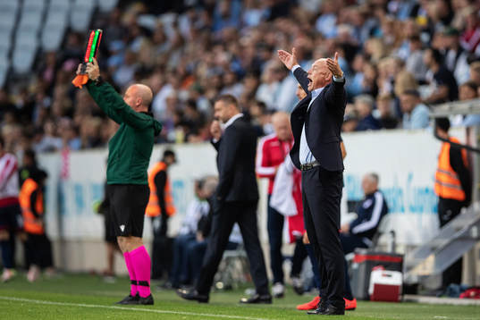 Uwe Rösler, head coach of Malmö FF reacts