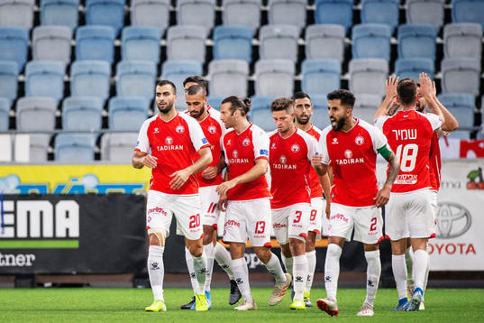 Players of of Hapoel Beer-Sheva celebrates