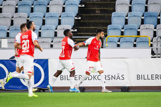Ben Bitton and Nigel Hasselbaink of Hapoel Beer-Sheva