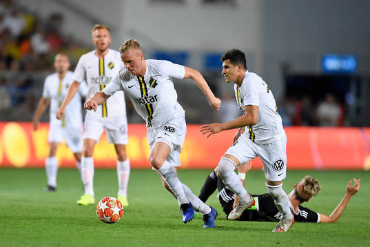 Kolbeinn Sigthorsson of AIK in action against Kendysh of