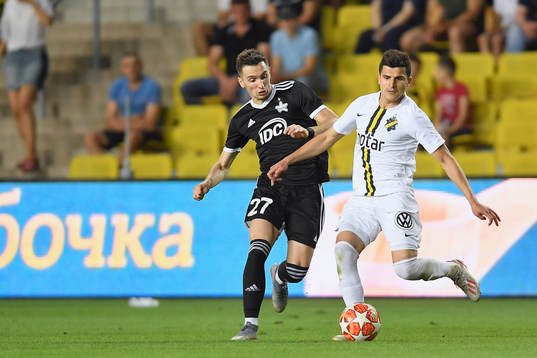 Tarik Elyounoussi of AIK in action against Latifi of Sheriff