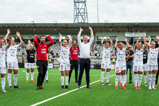Rosengårds spelare jublar