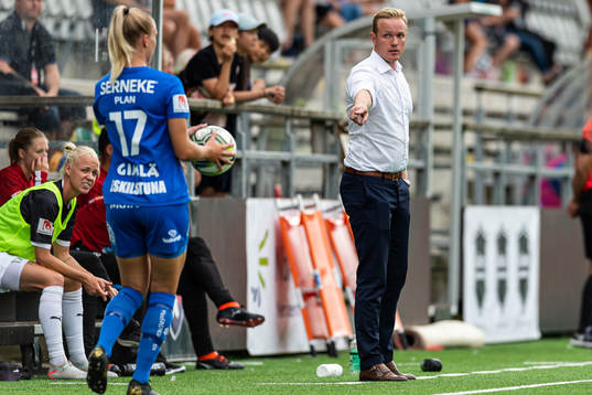 Rosengårds tränare Jonas Eidevall reagerar