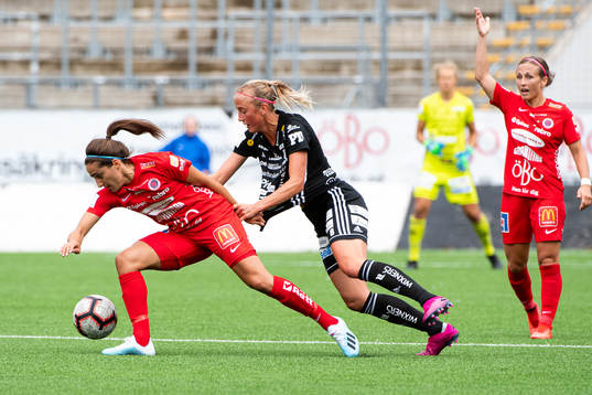 Örebros Sejde Abrahamsson, Piteås Julia Karlernäs och