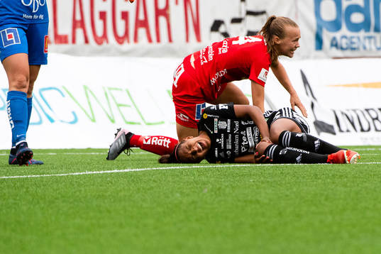 Örebros Frida Abrahamsson och Piteås Madelen Janogy