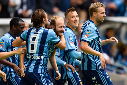 Djurgårdens Curtis Edwards jublar