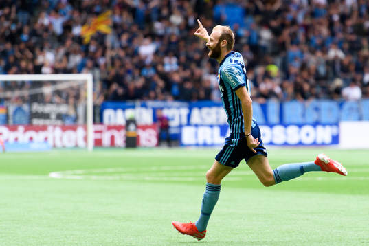 Djurgårdens Curtis Edwards jublar