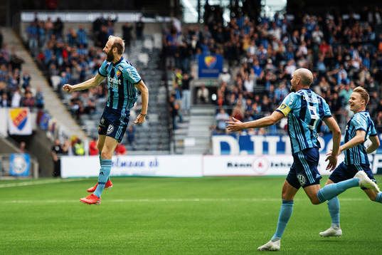 Djurgårdens Curtis Edwards  jublar