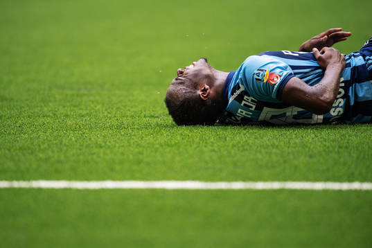 Djurgårdens Edward Chilufya har ont