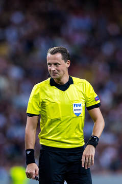 Referee Andreas Ekberg