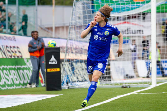 GIF Sundsvalls Oliver Berg jublar