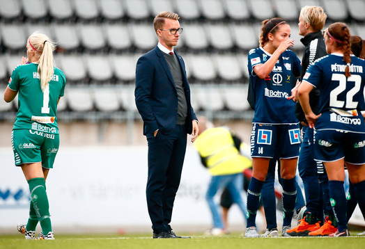 Linköpings tränare Olof Unogård ser fundersam ut