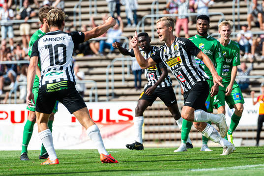 Landskronas Linus R Olsson jublar