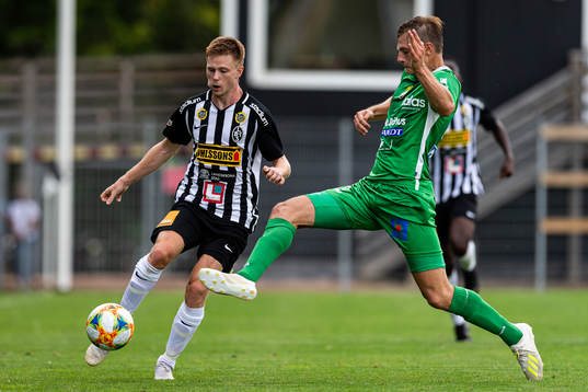 Landskronas Dennis Olofsson och Ljungskiles Linus Dahl