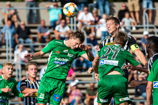 Landskronas Philip Andersson i nickduell med Ljungskiles
