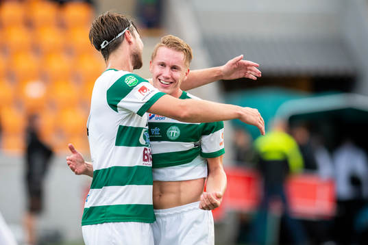 Västerås Brian Span och Emil Skogh jublar