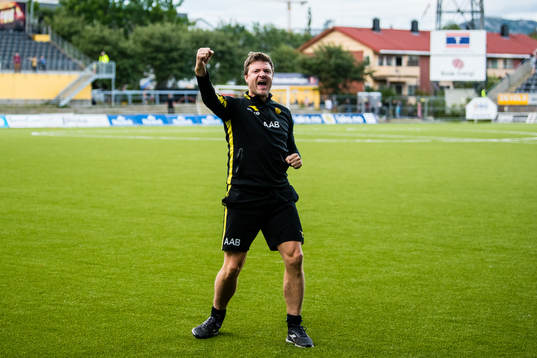 Aasmund Bjørkan, assistant coach of Bodø/Glimt, celebrates